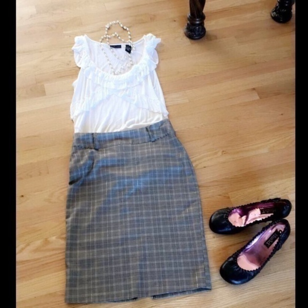 Plaid skirt - Picture 2 of 3